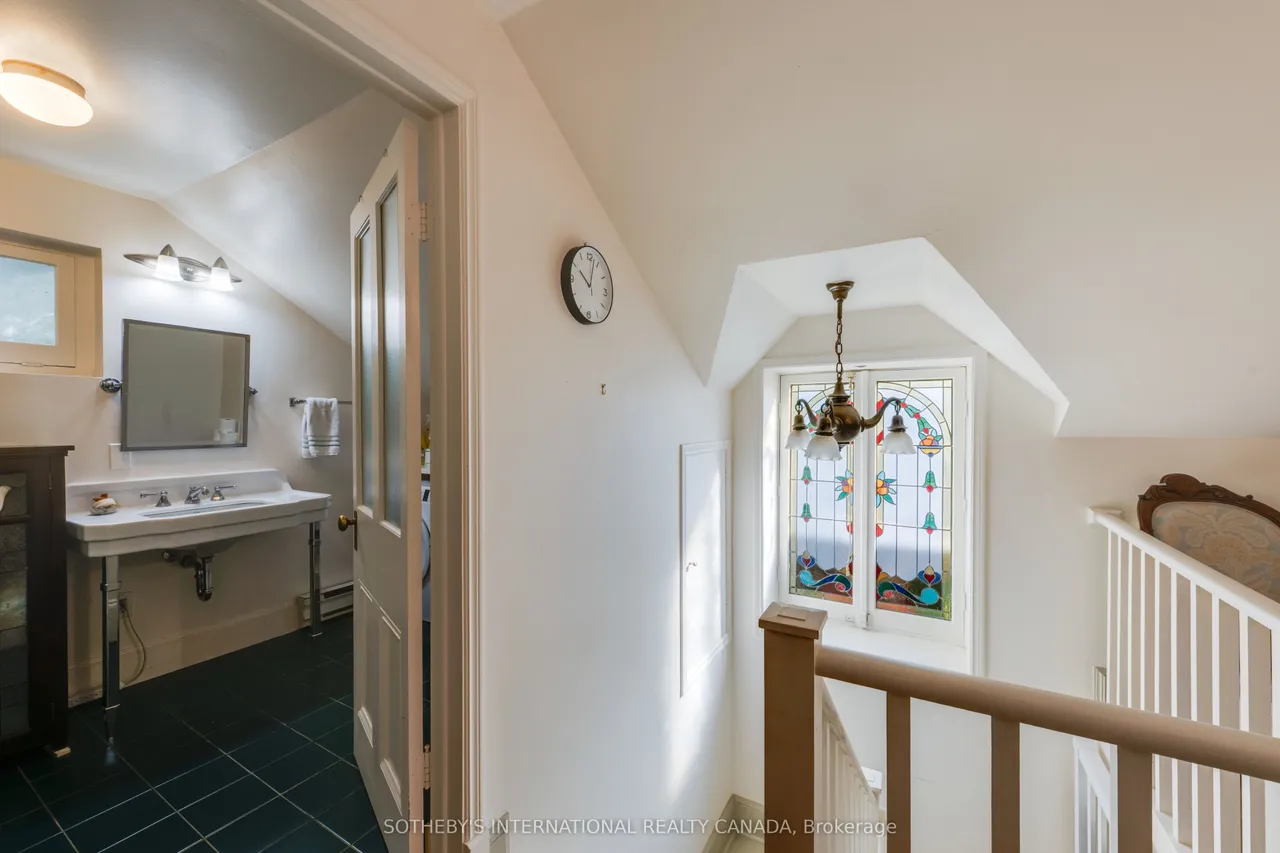 21 Rose Avenue — photo 49