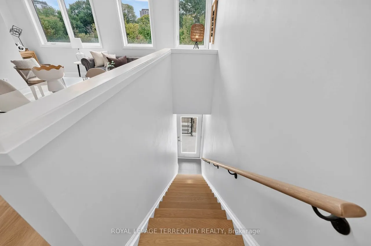 780 Sheppard Avenue E — photo 3