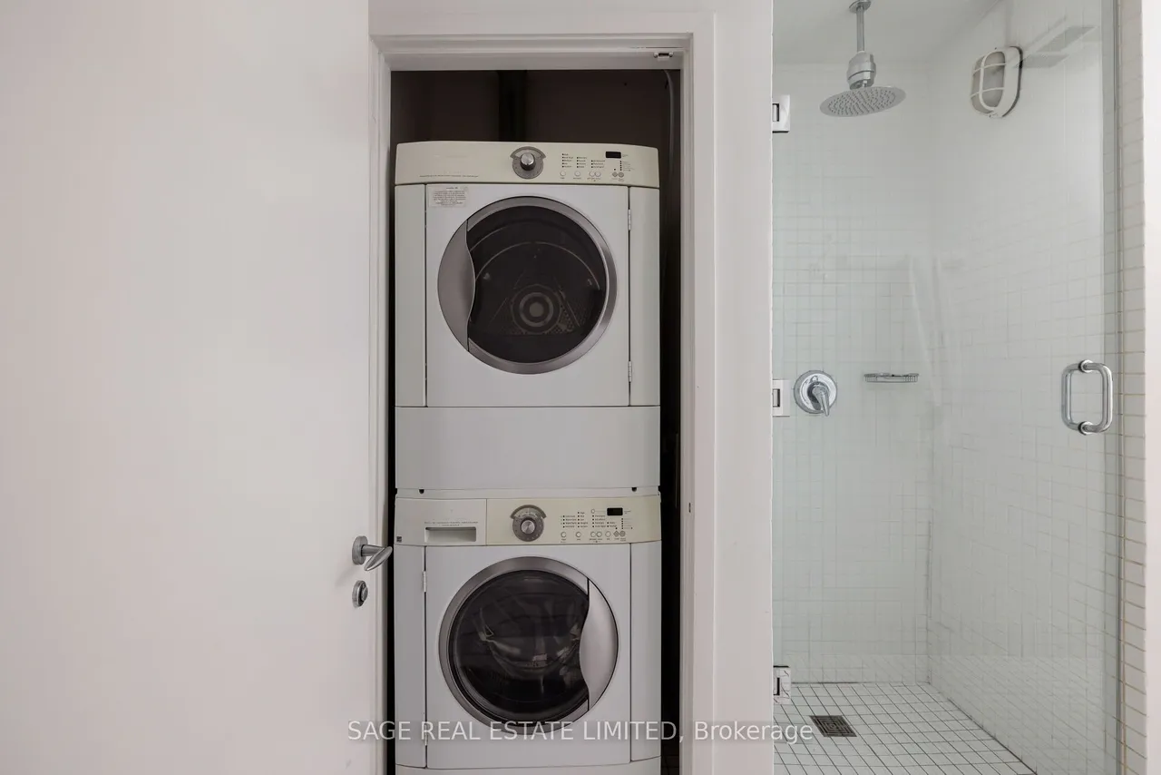 261 King Street E — photo 14