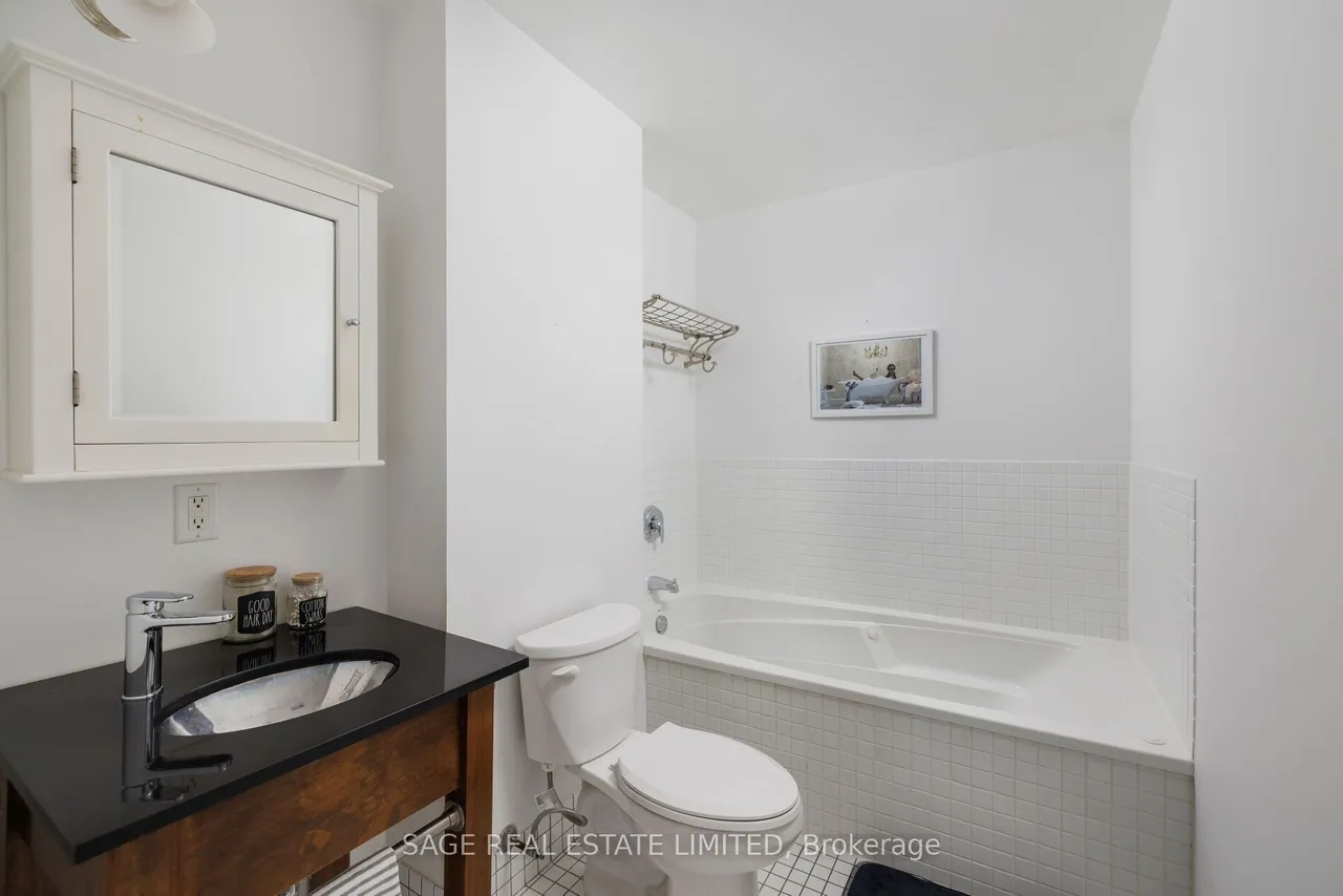 261 King Street E — photo 15