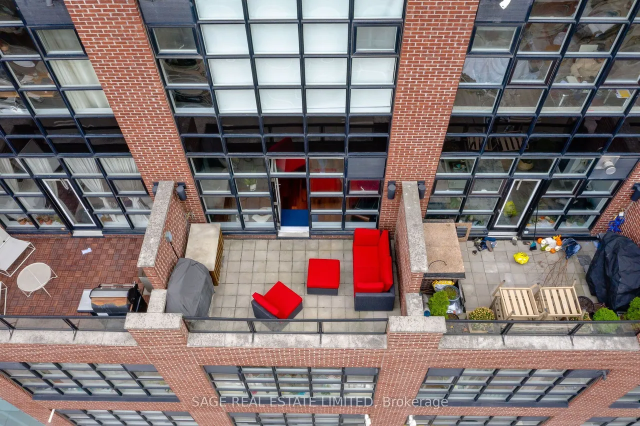 261 King Street E