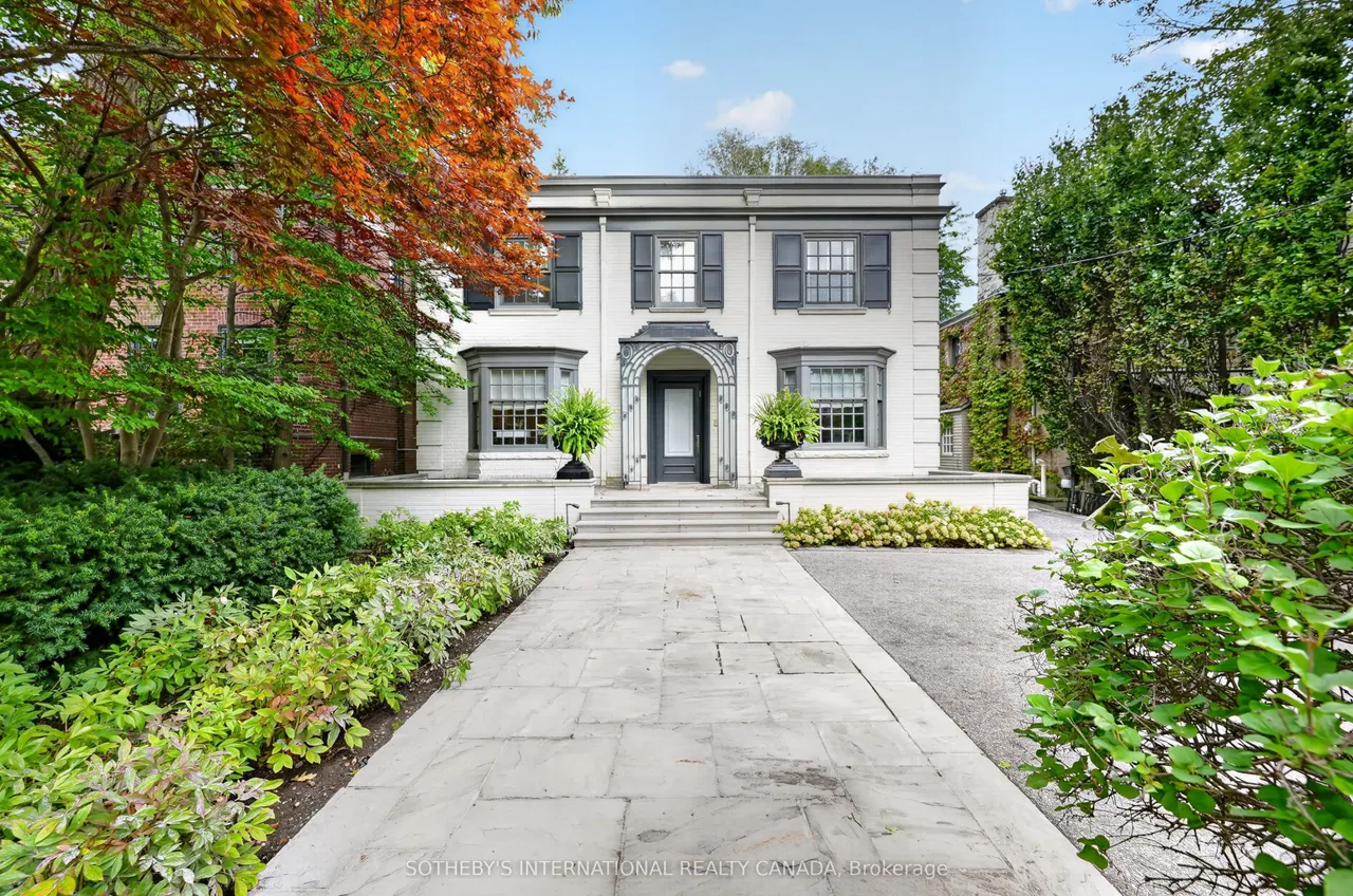 15 Alexandra Wood — photo 3
