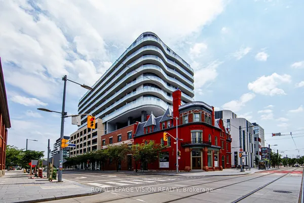 425 Front Street E