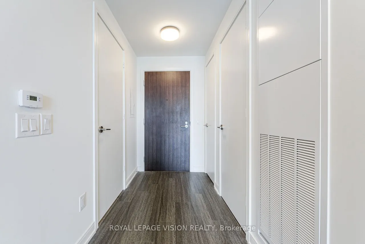 425 Front Street E — photo 3
