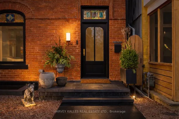 239 Borden Street — photo 2