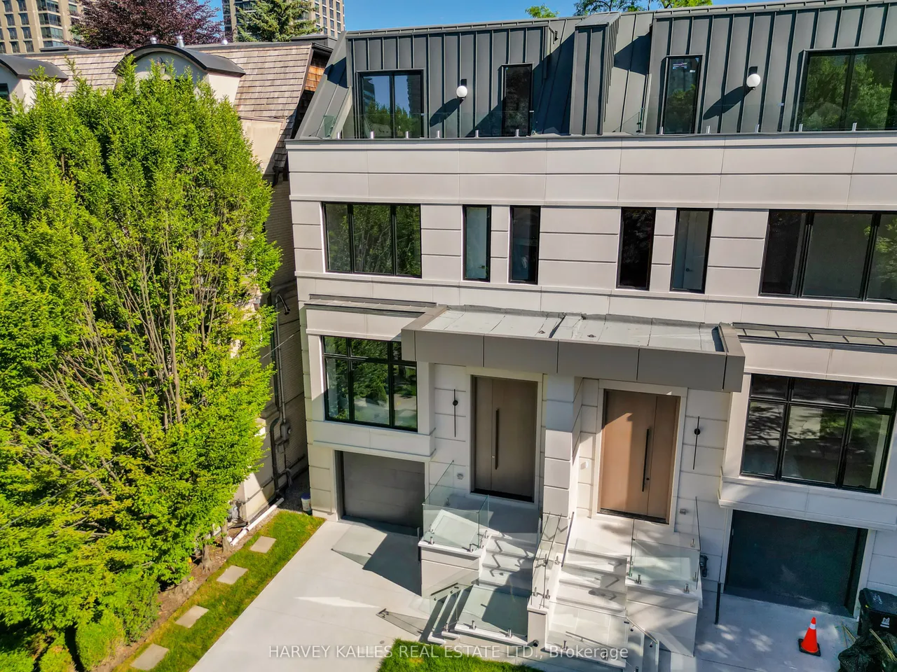 108 Heath Street W — photo 2