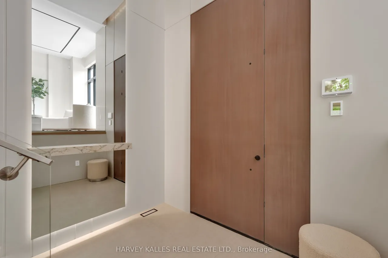 108 Heath Street W — photo 3