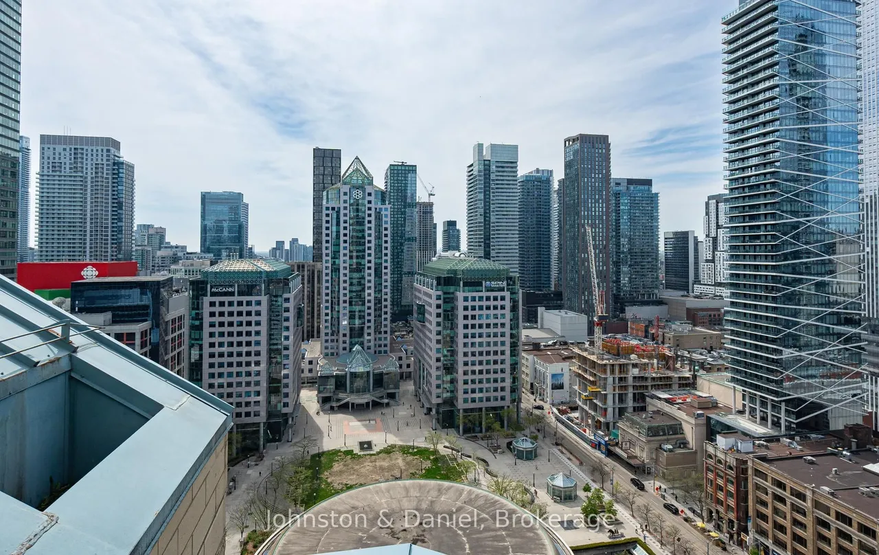 71 Simcoe Street — photo 38