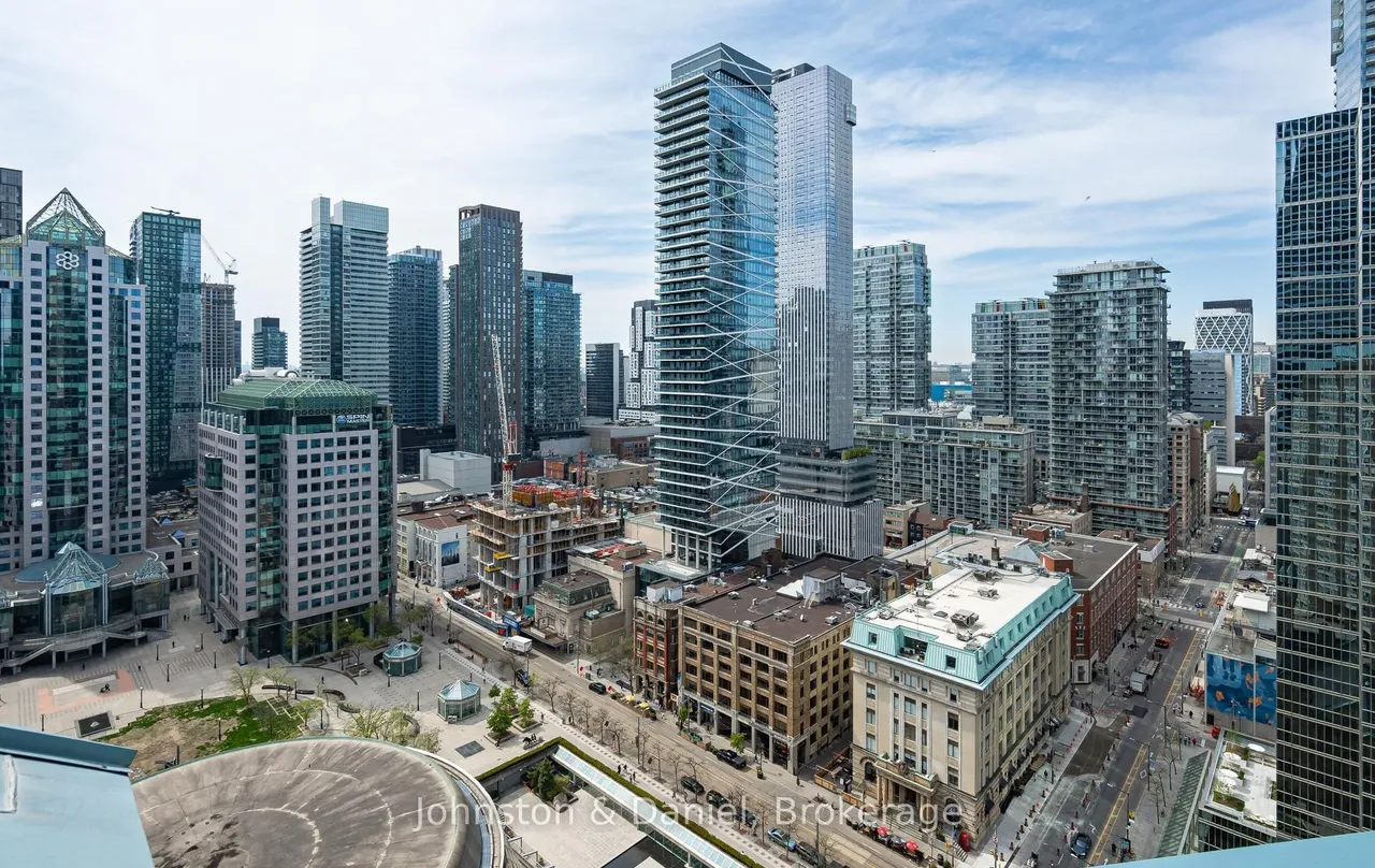 71 Simcoe Street — photo 37