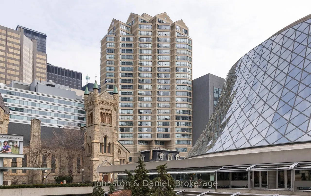 71 Simcoe Street