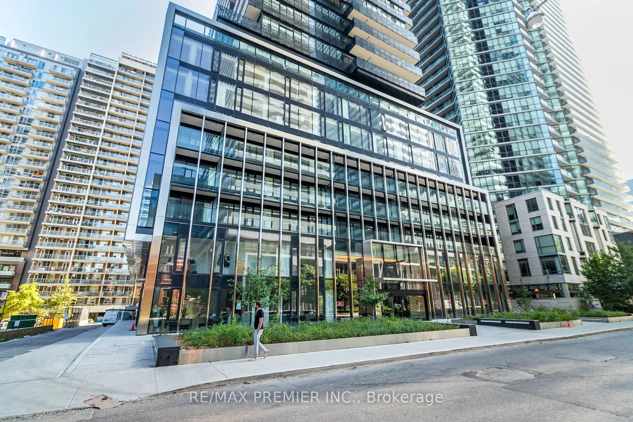 55 Charles Street E — photo 2