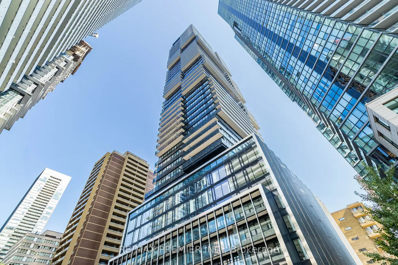 55 Charles Street E