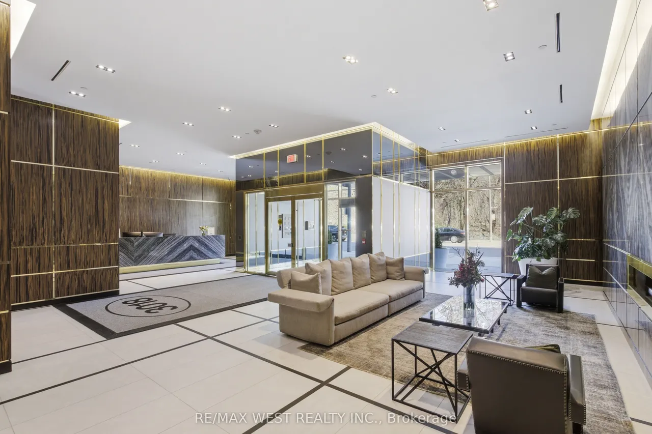 3018 Yonge Street — photo 2