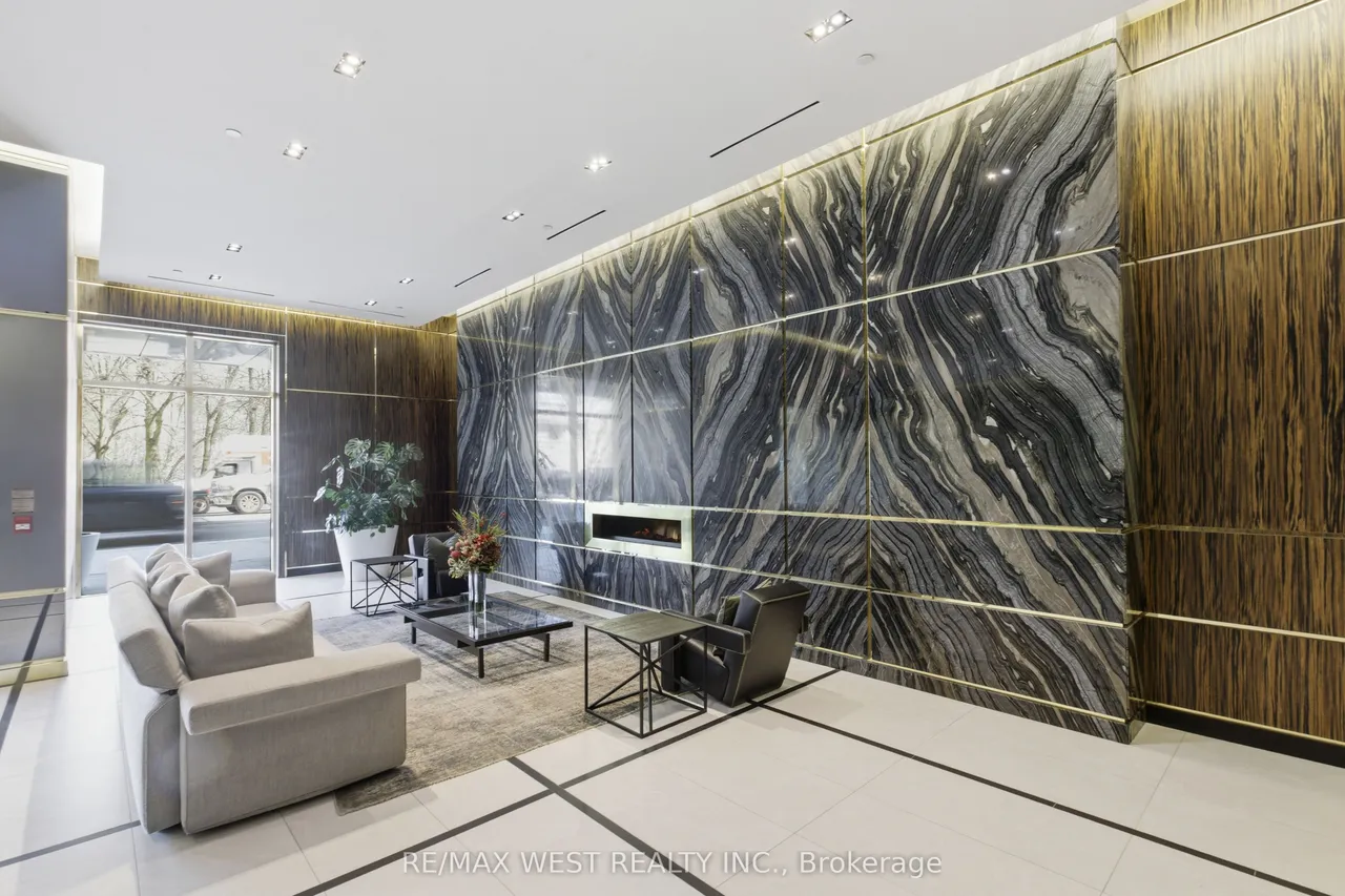 3018 Yonge Street — photo 3
