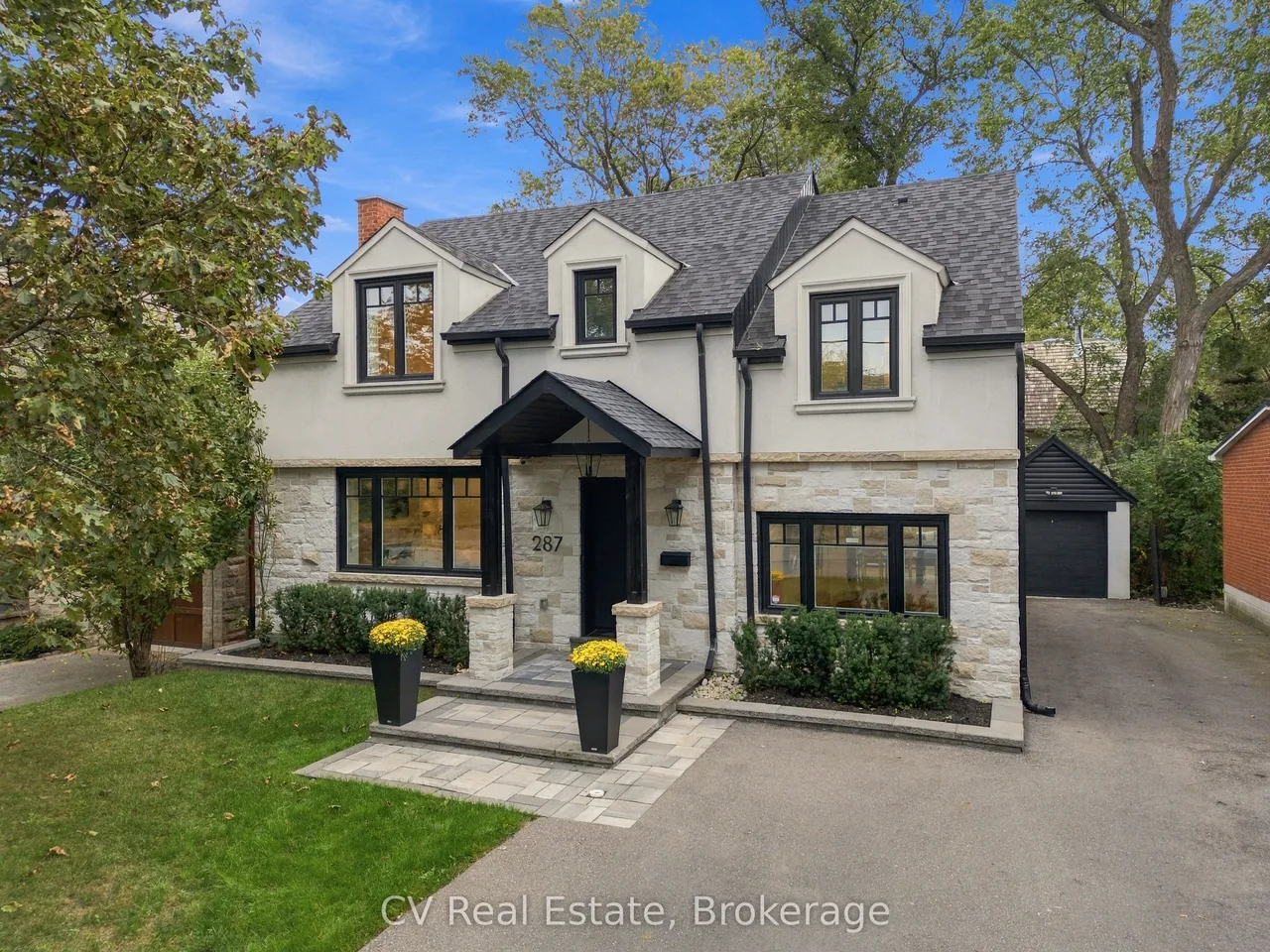 287 Yonge Boulevard — photo 45
