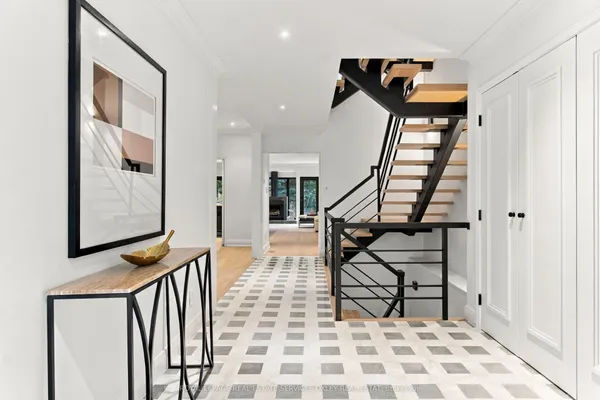 67 Lynwood Avenue — photo 2