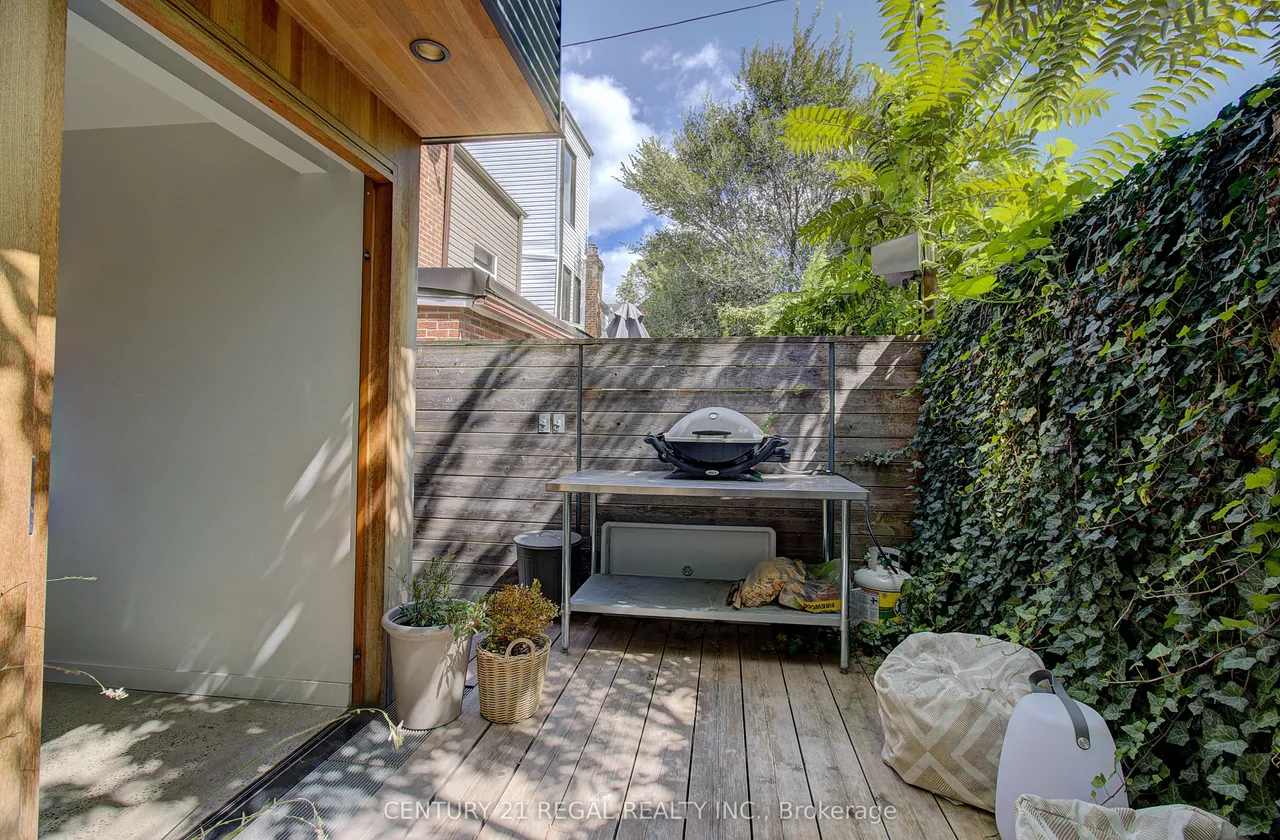 9 Rebecca Street — photo 18