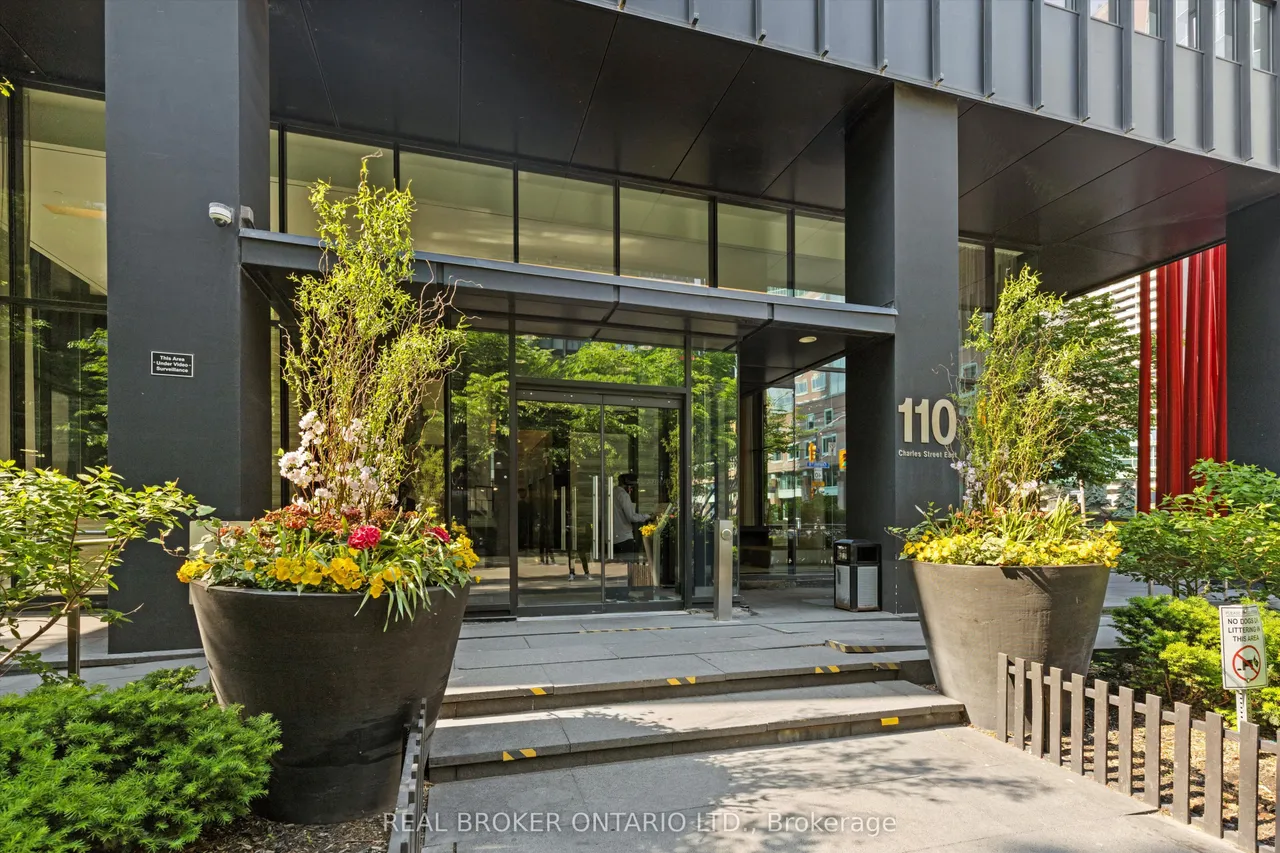 110 Charles Street E — photo 3