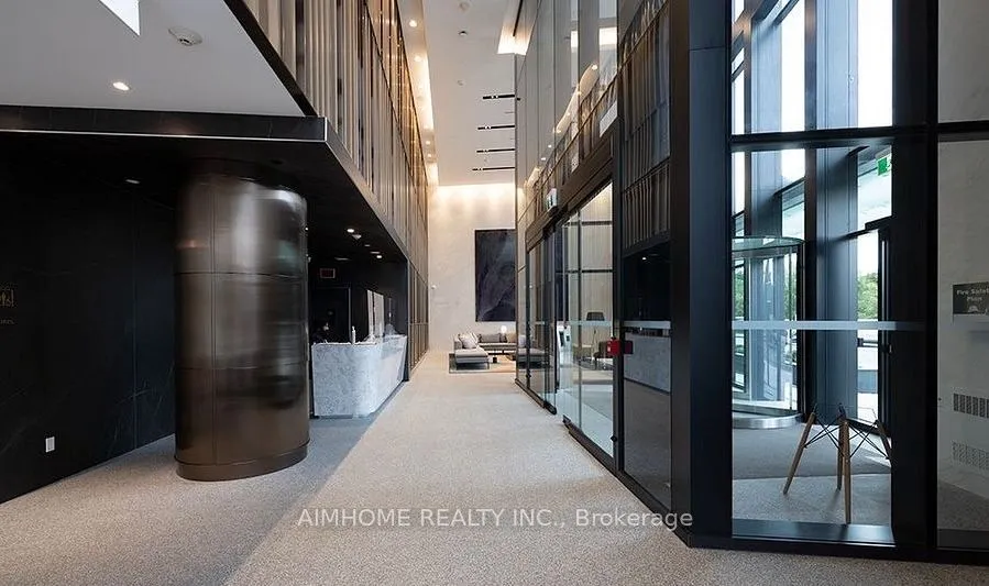 585 Bloor Street E — photo 2