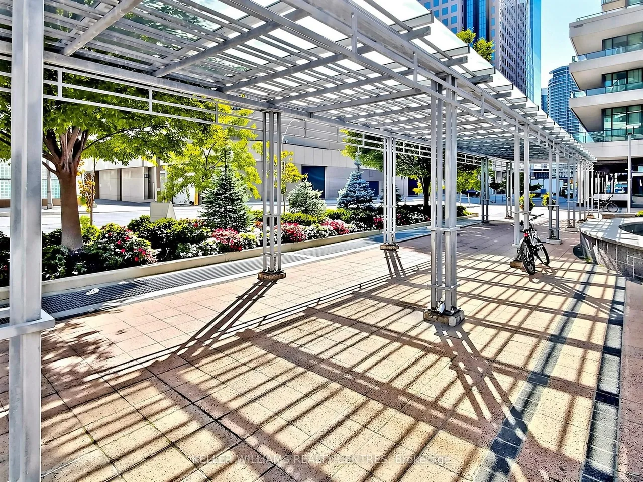 33 Bay Street — photo 32