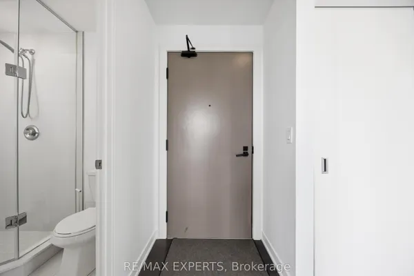 223 St Clair Avenue W — photo 2