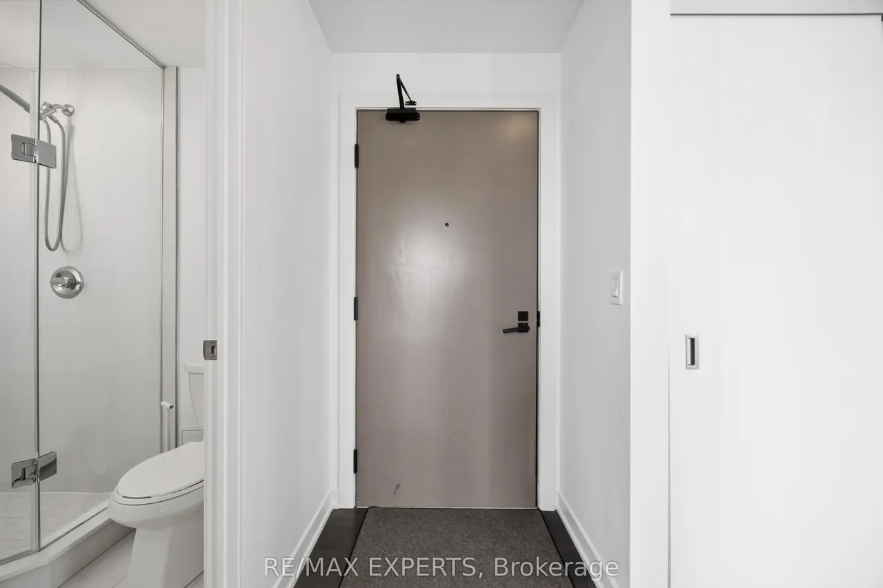 223 St Clair Avenue W — photo 2