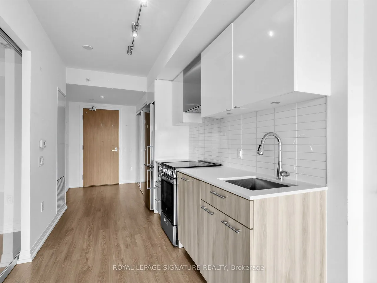 251 Jarvis Street — photo 2