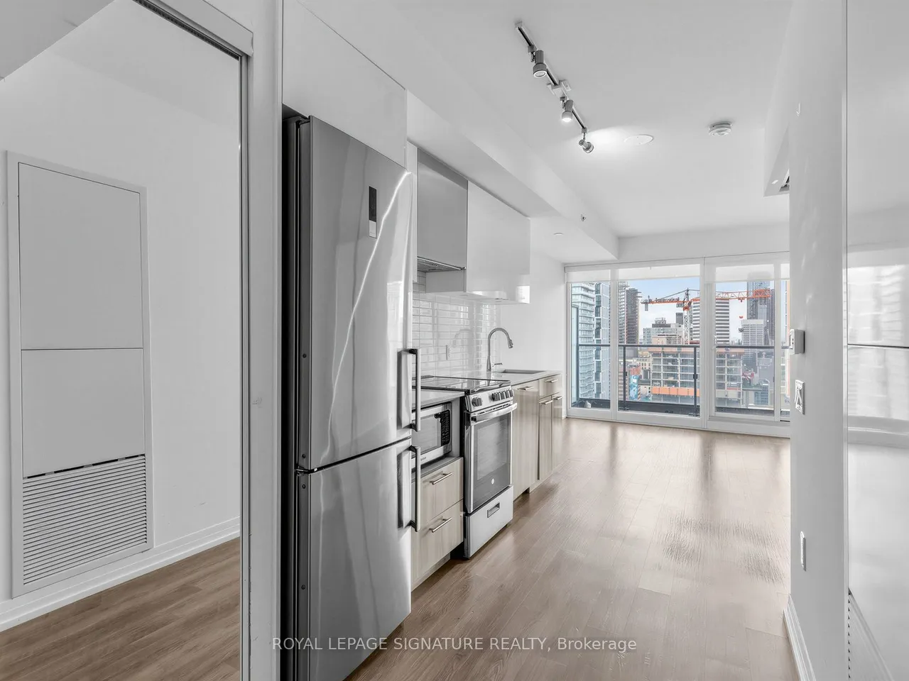 251 Jarvis Street — photo 3