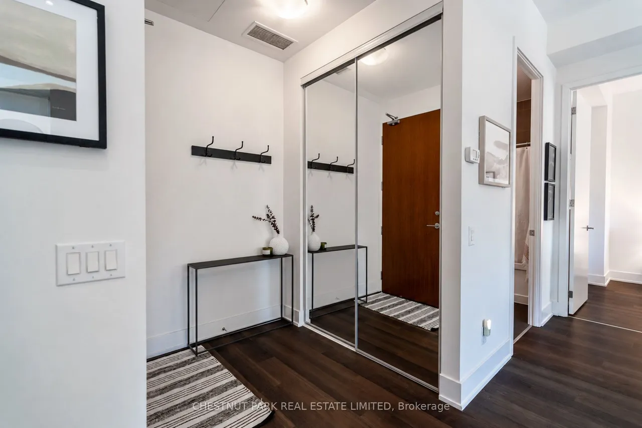 111 St Clair Avenue W — photo 3