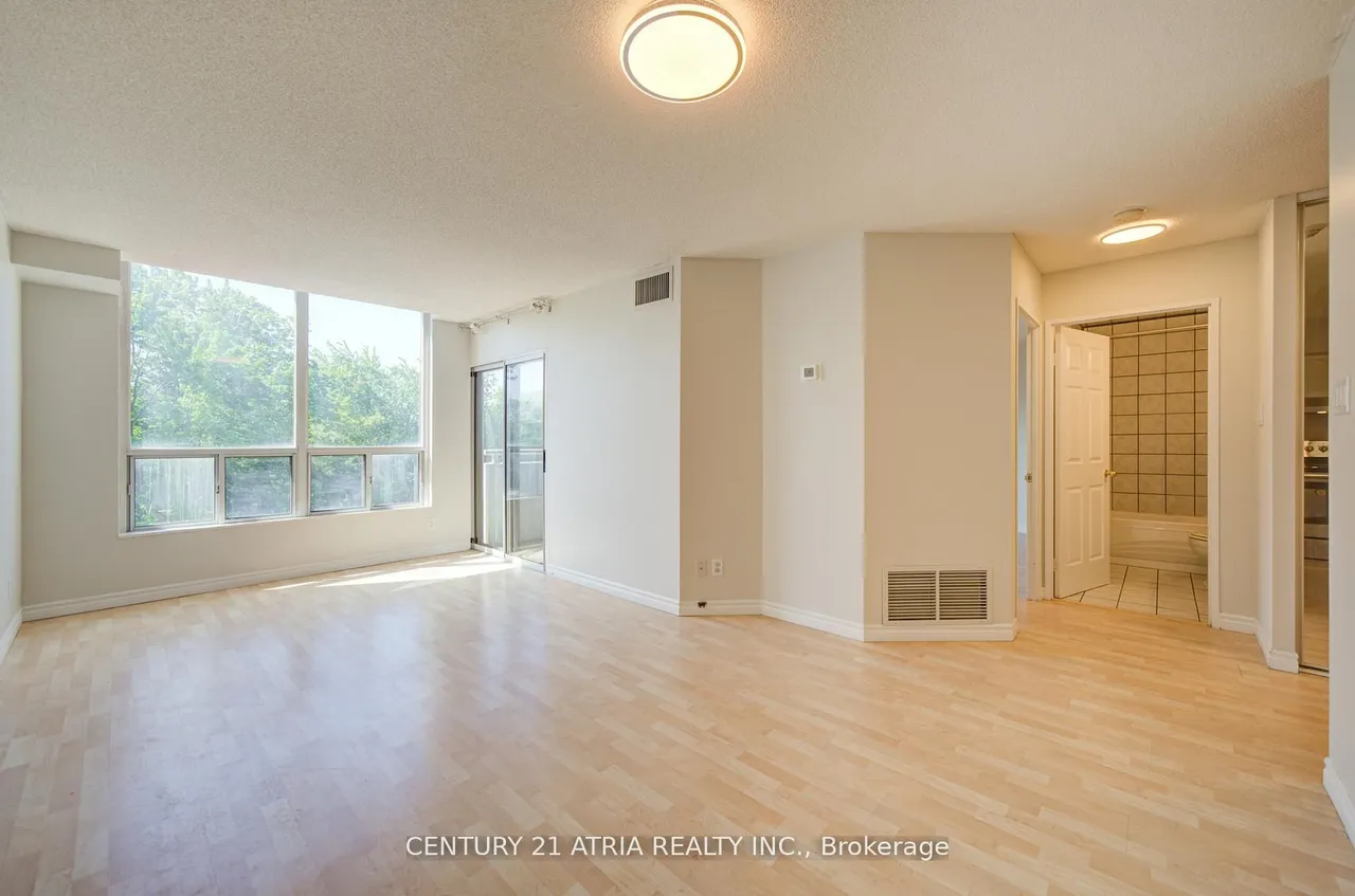 897 Sheppard Avenue W