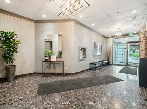 897 Sheppard Avenue W — photo 2