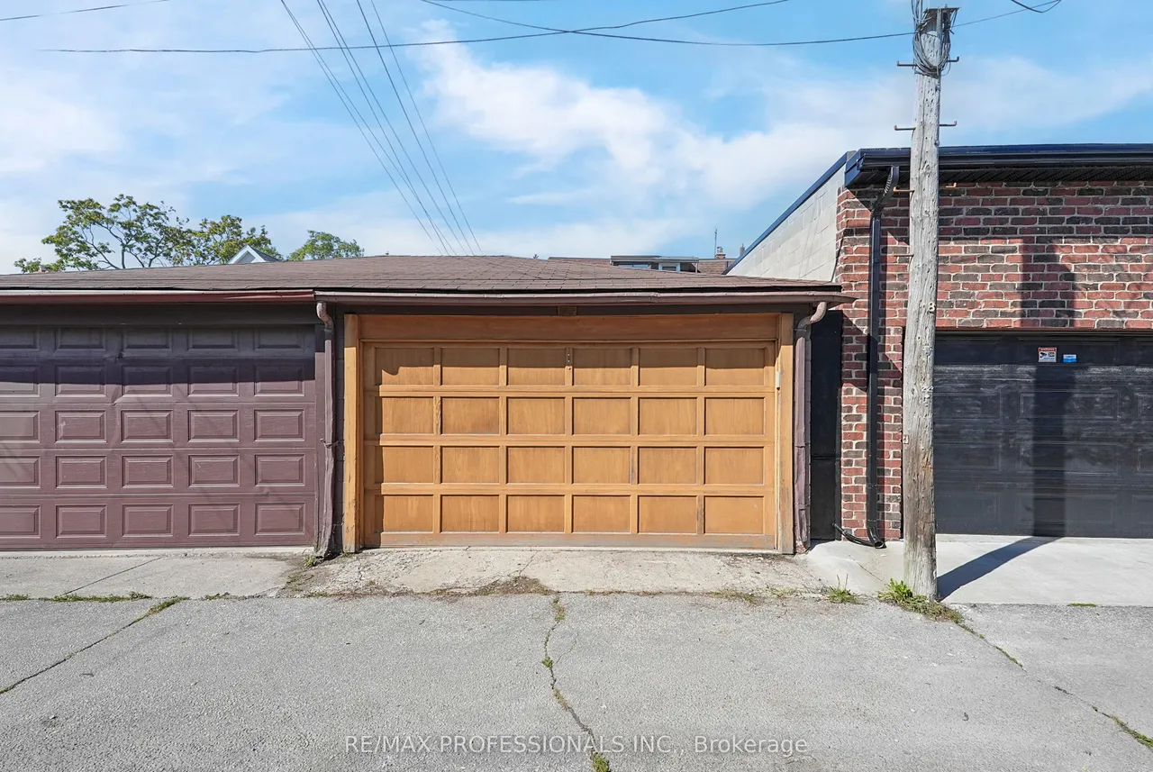 227 Montrose Avenue — photo 19