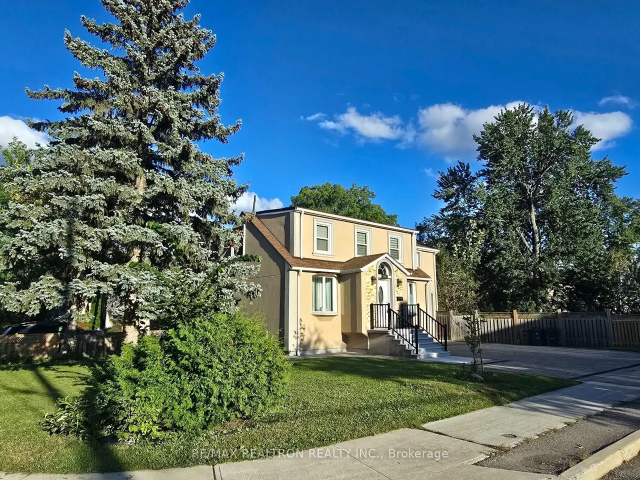 309 Princess Avenue — photo 23