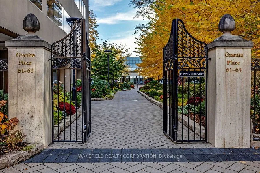 61 St Clair Avenue W