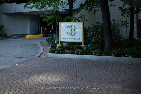33 Harbour Square