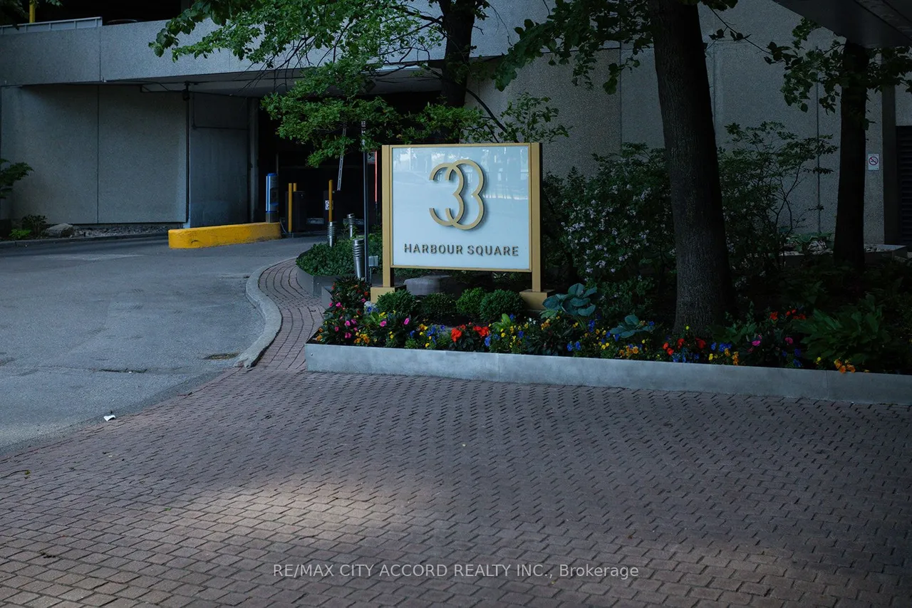 33 Harbour Square