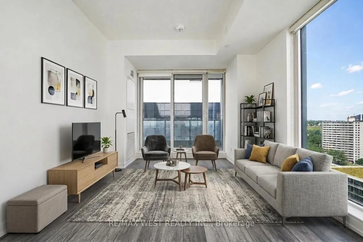 225 Sumach Street — photo 3