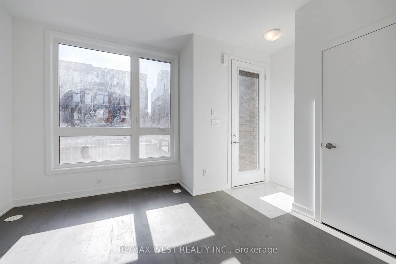 122 Green Gardens Boulevard — photo 3