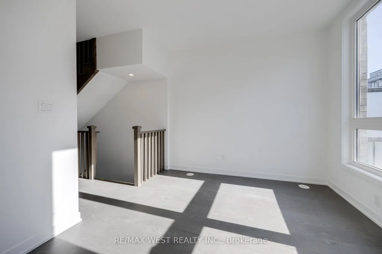 122 Green Gardens Boulevard — photo 2
