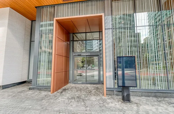19 Bathurst Street — photo 2