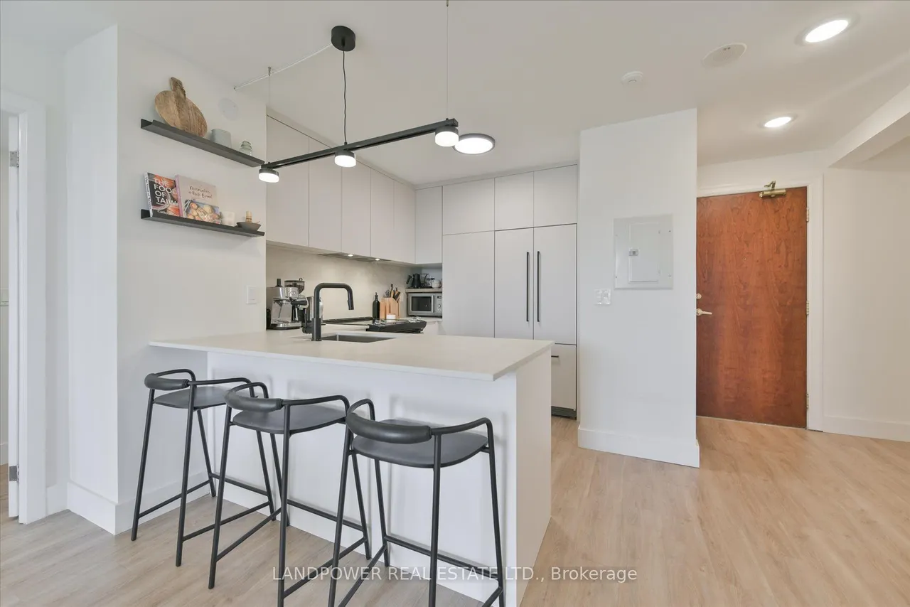 18 Kenaston Gardens — photo 2