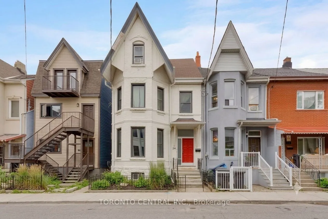 24 Manning Avenue — photo 2