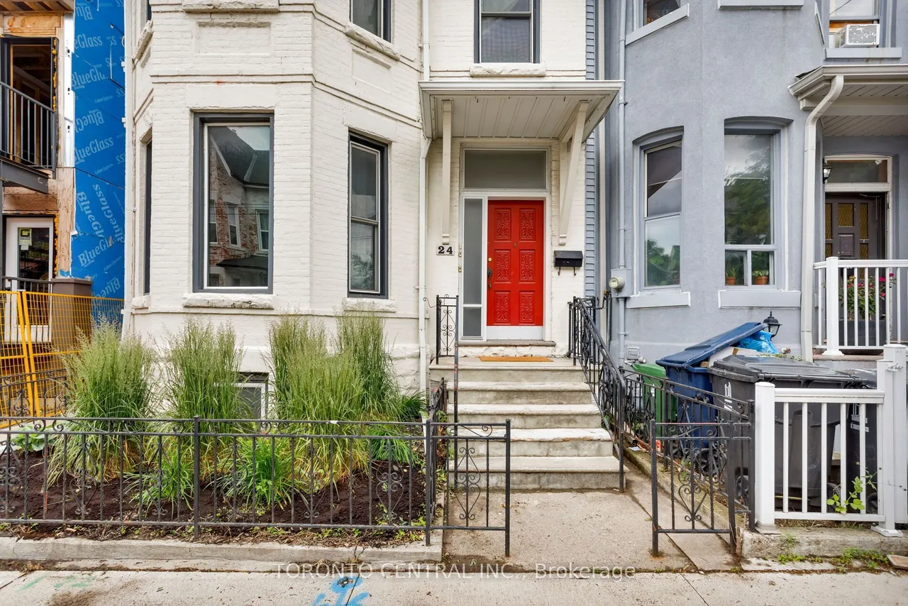 24 Manning Avenue — photo 3
