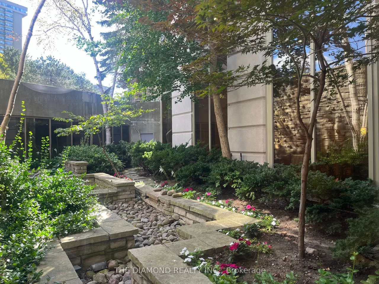 89 Skymark Drive — photo 49