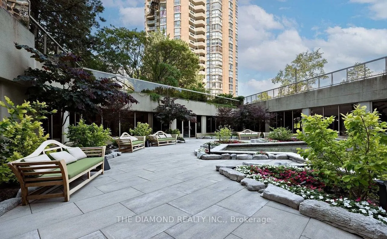 89 Skymark Drive — photo 3