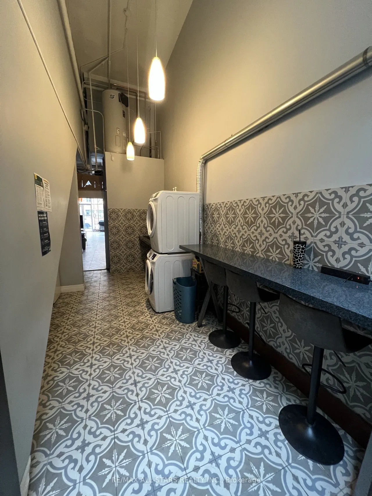 477 Richmond Street W — photo 10