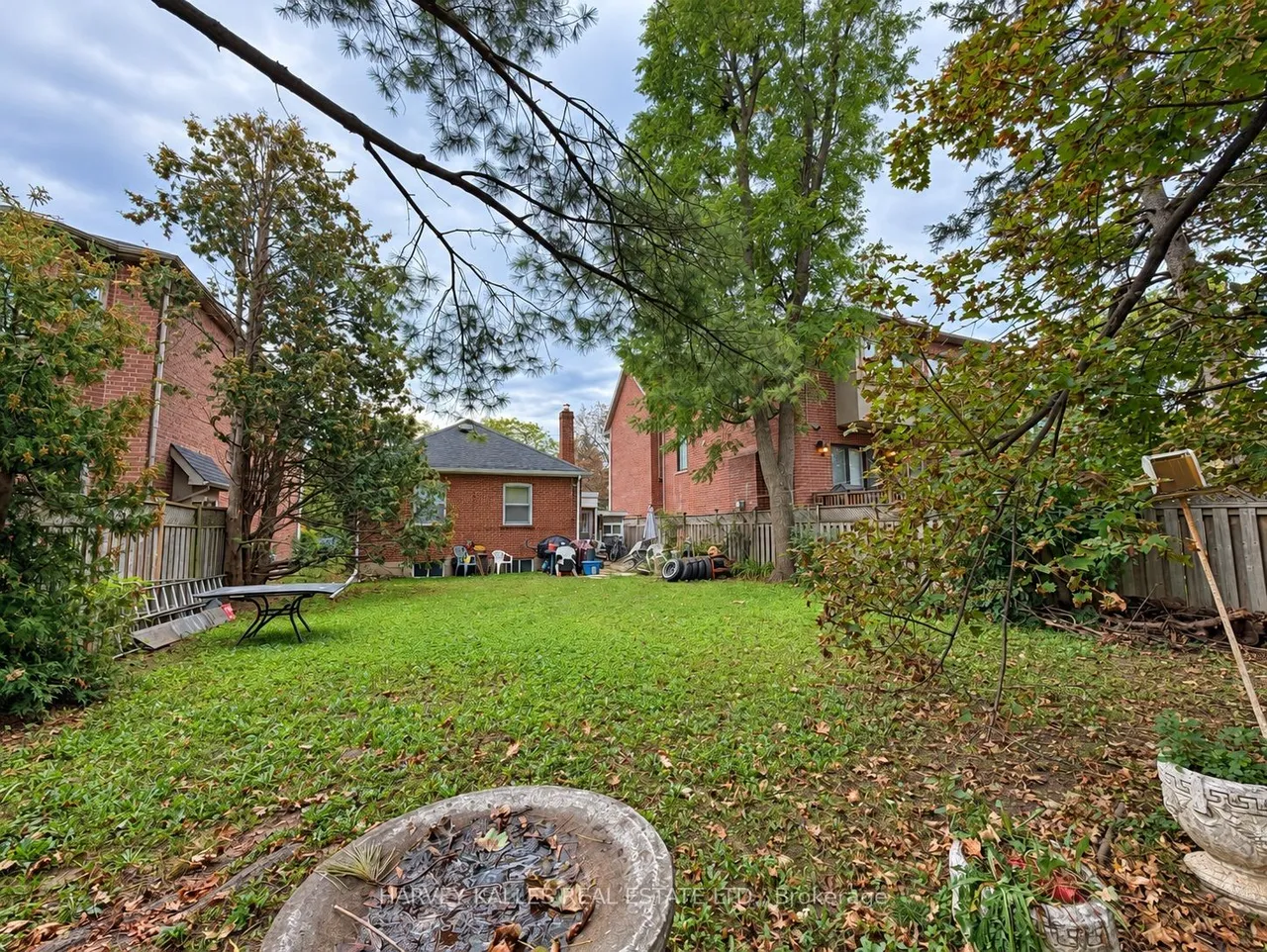 78 Bannockburn Avenue — photo 4