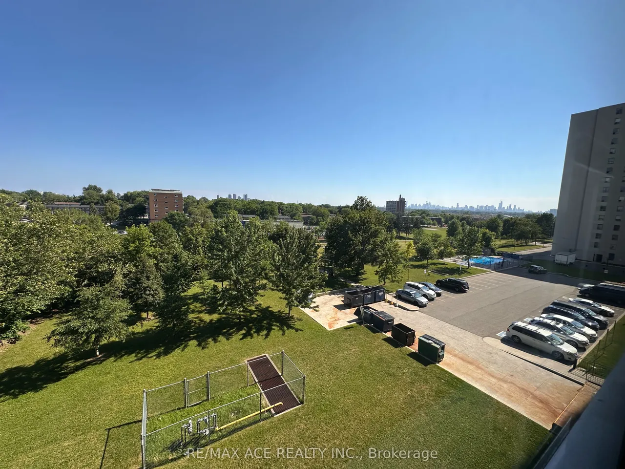 25 Sunrise Avenue — photo 32