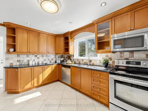 210 Shaughnessy Boulevard — photo 2