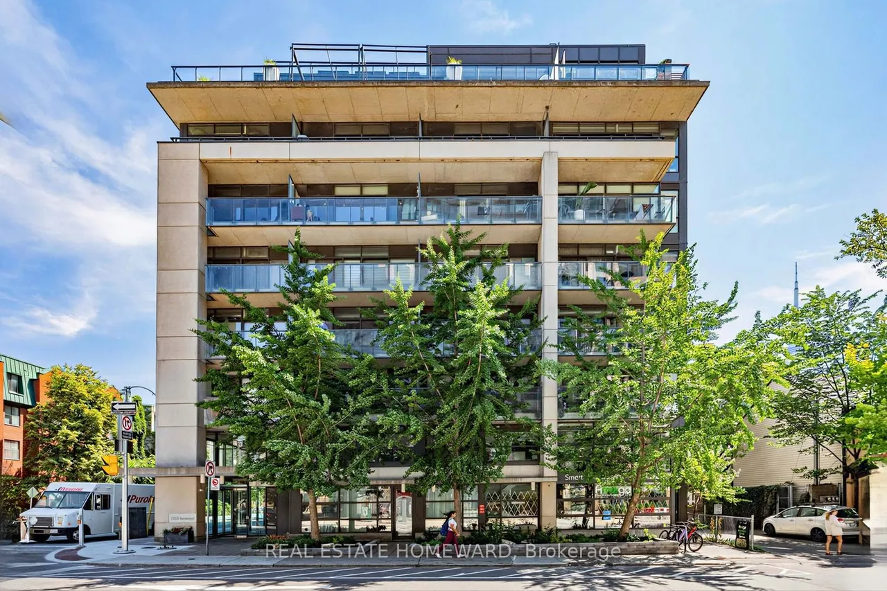 533 Richmond Street W
